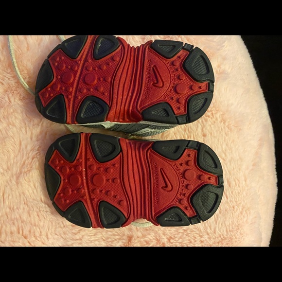Infant Nike - Picture 5 of 6